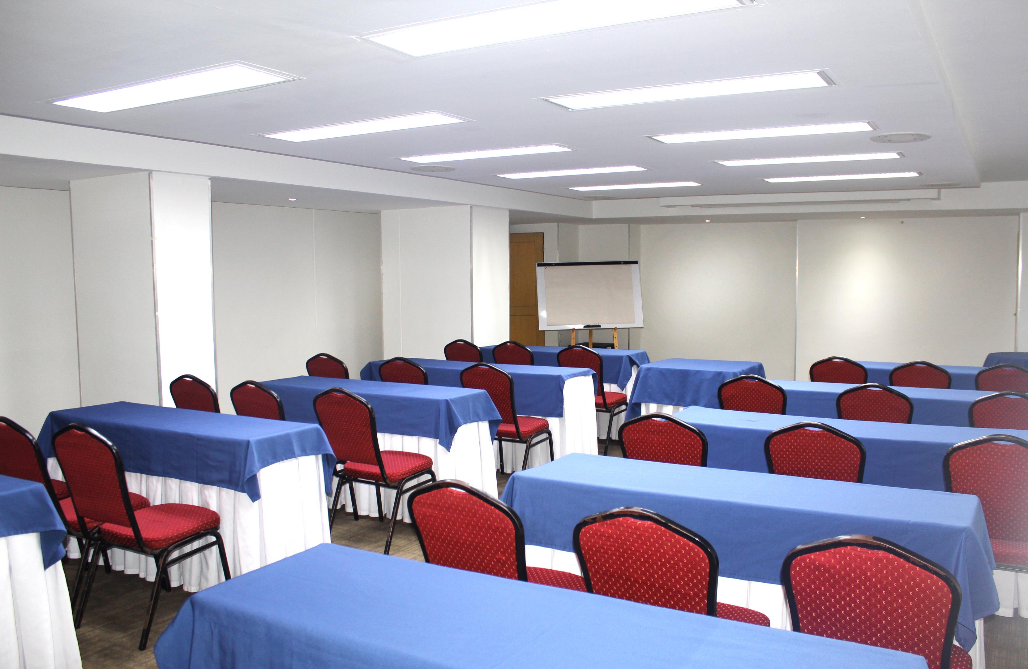 Hotel Barranquilla Plaza Exterior photo A typical classroom at the university