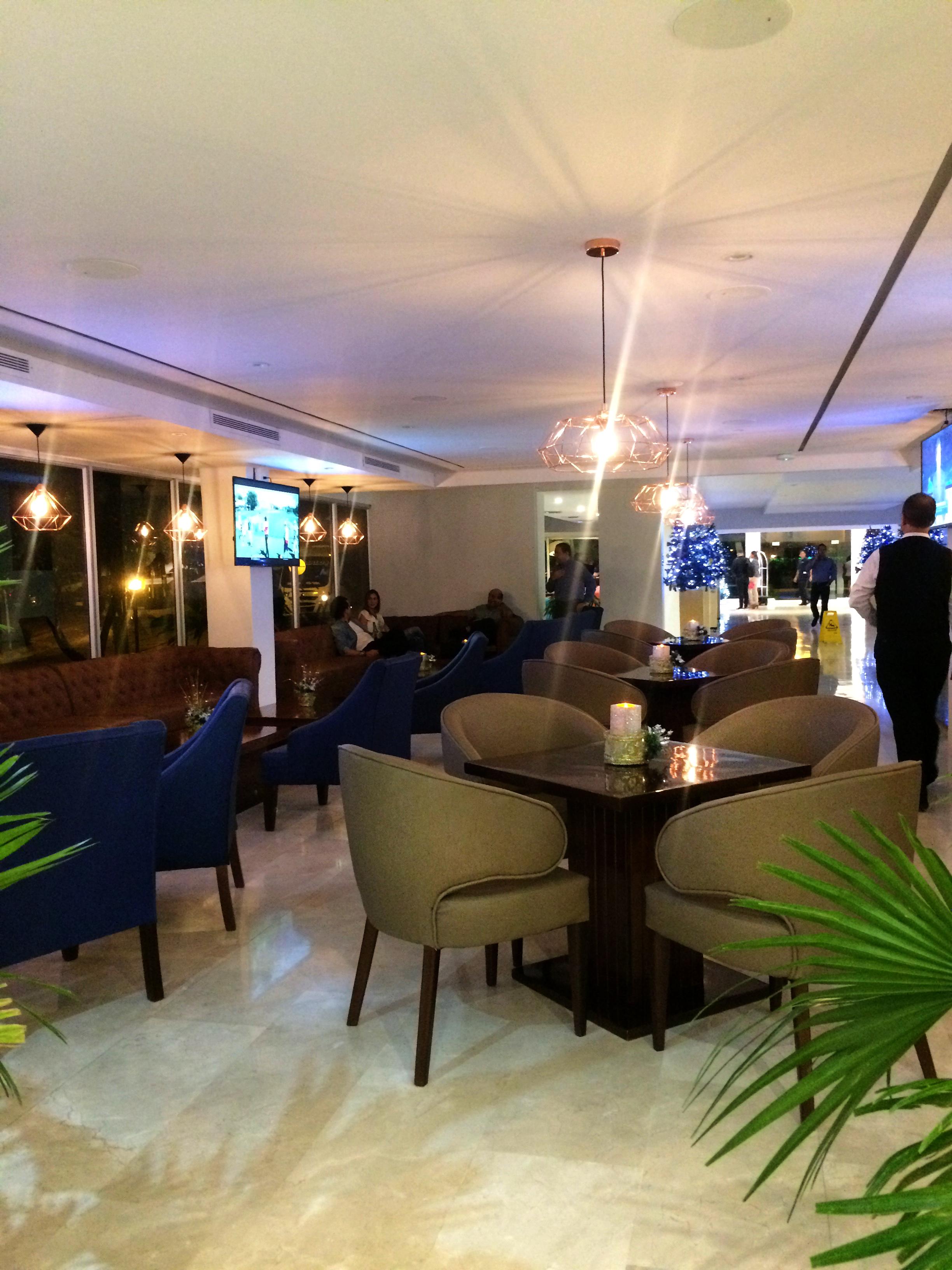 Hotel Barranquilla Plaza Exterior photo The lounge at the airport