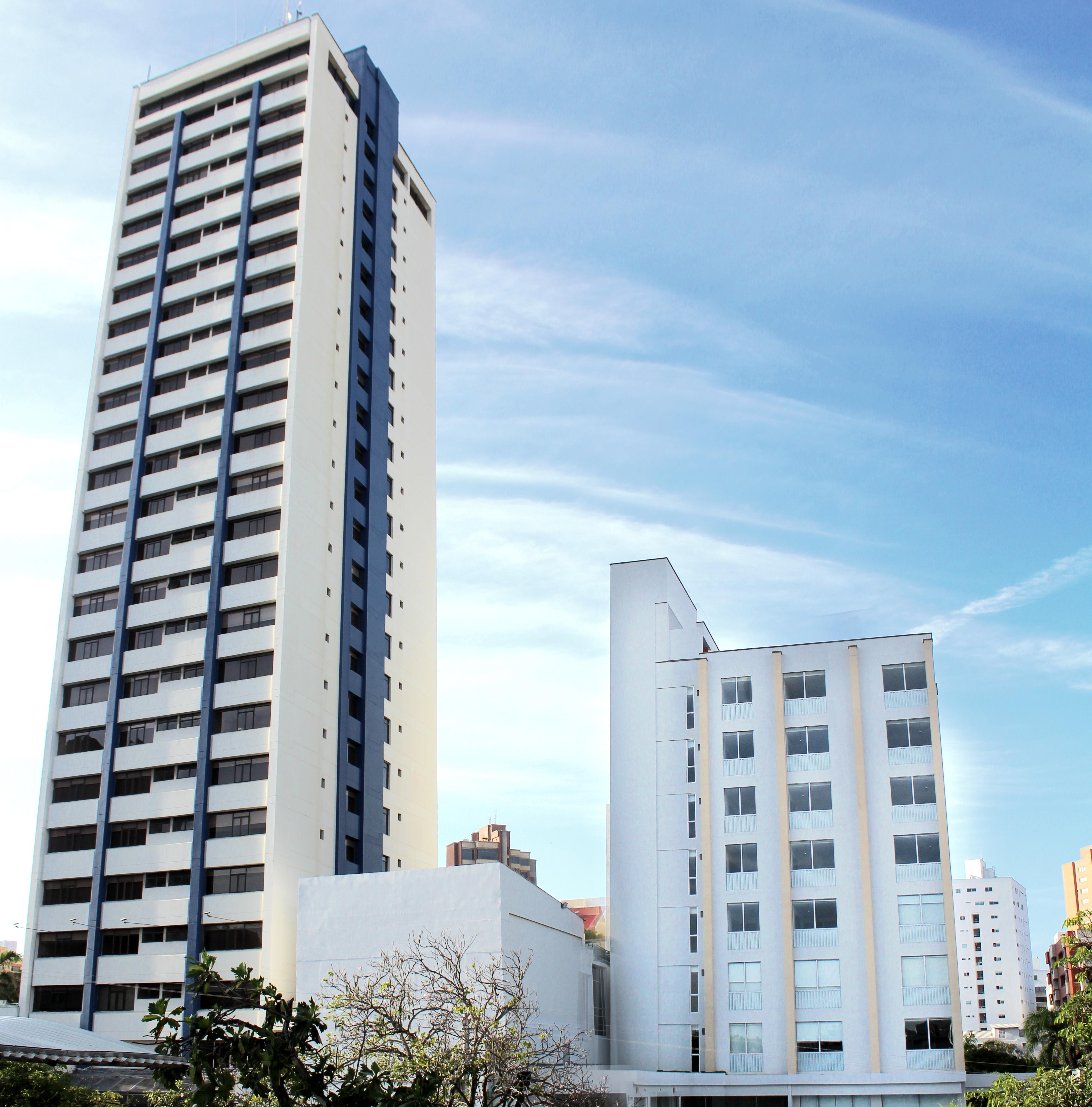Hotel Barranquilla Plaza Exterior photo The University Tower