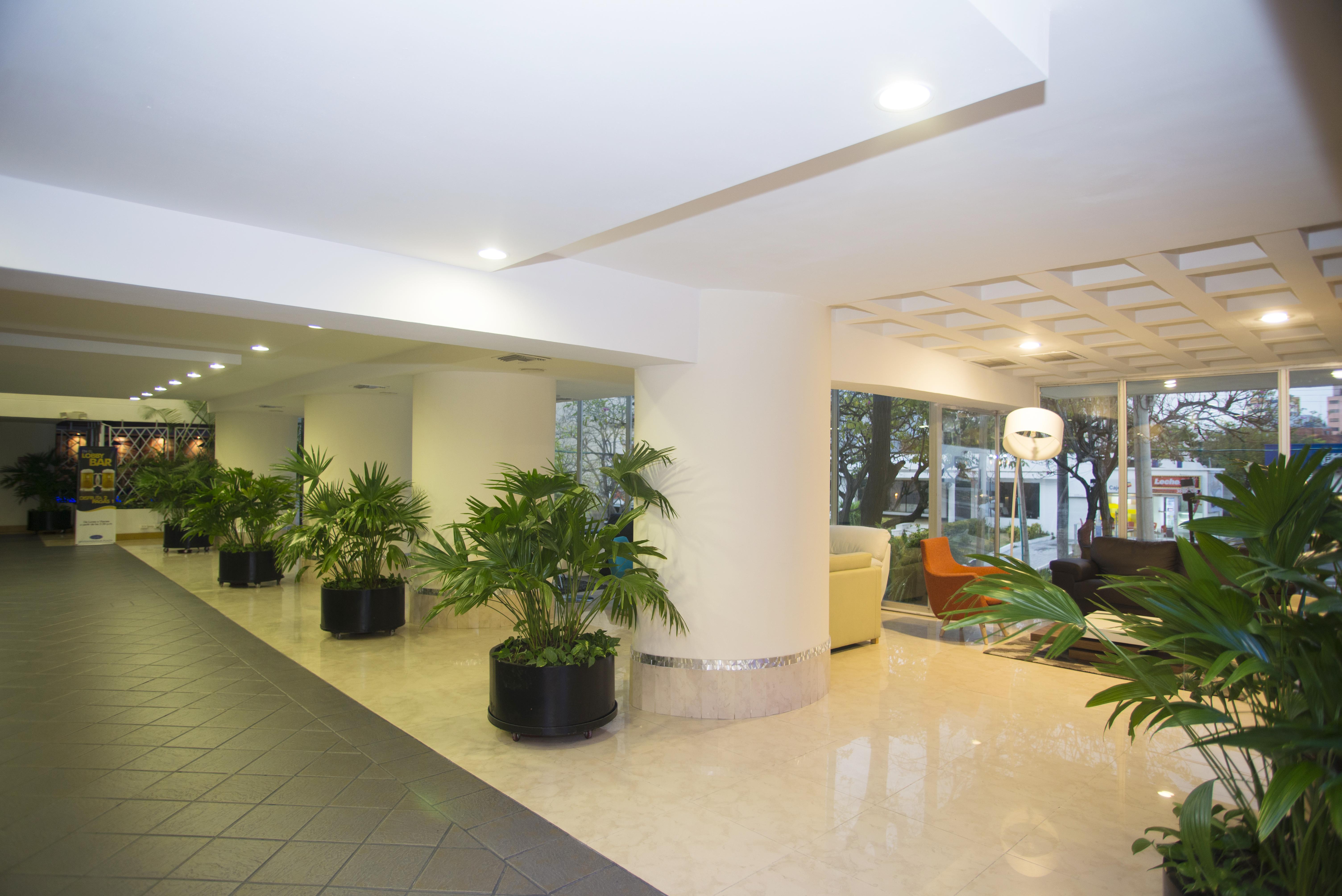 Hotel Barranquilla Plaza Exterior photo Lobby