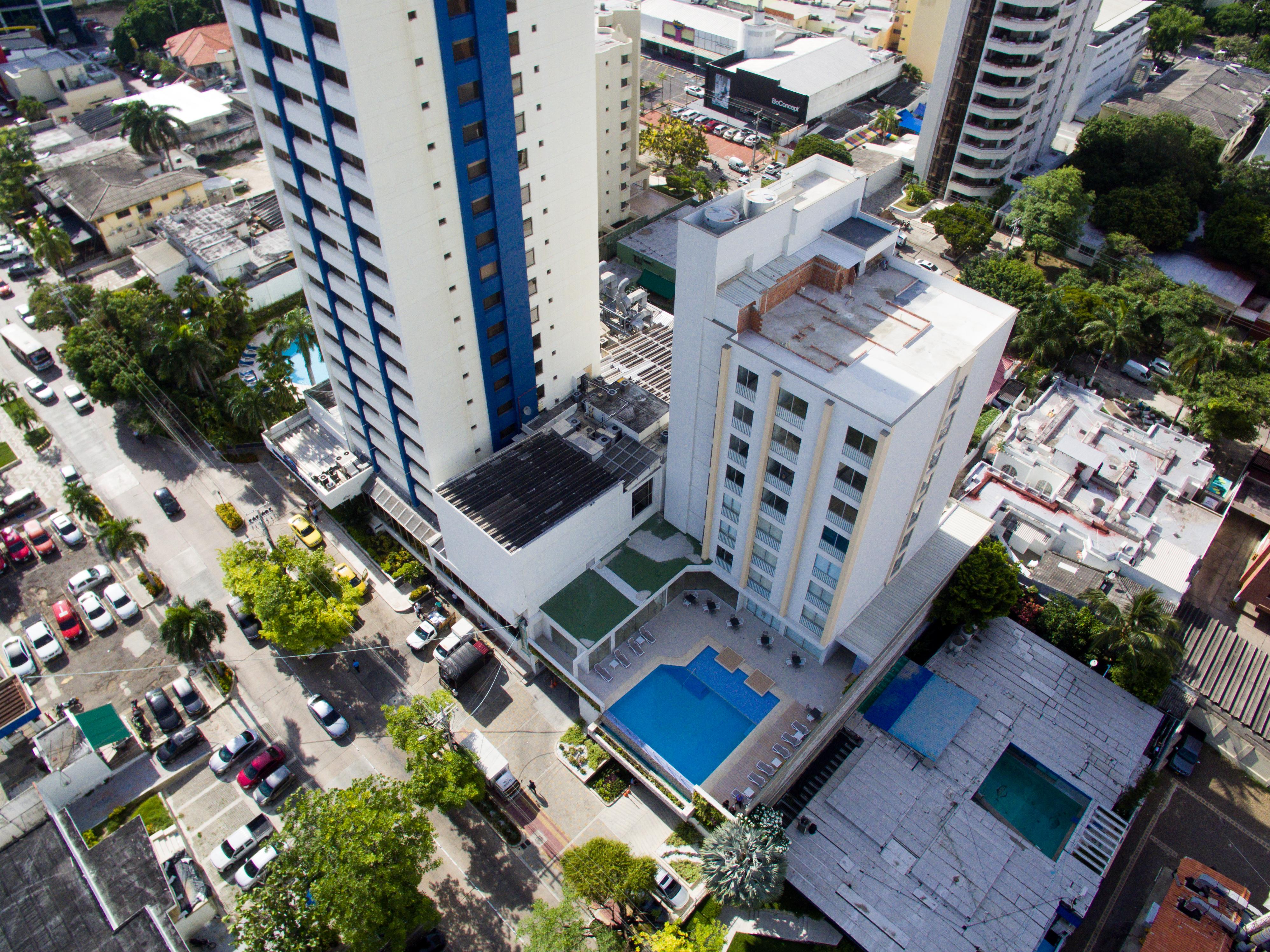 Hotel Barranquilla Plaza Exterior photo Aerial view of the hotel