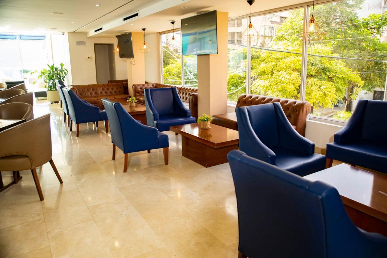 Hotel Barranquilla Plaza Exterior photo The lounge at the airport