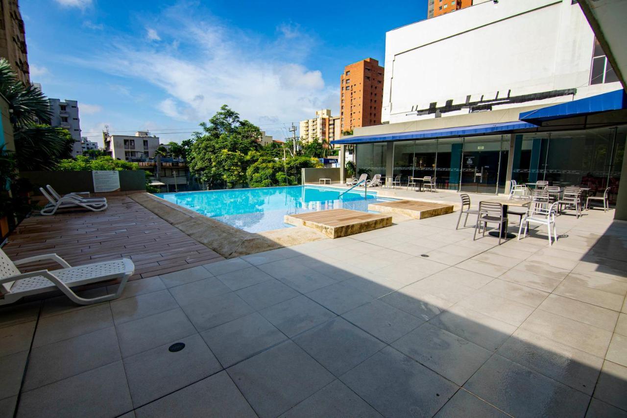 Hotel Barranquilla Plaza Exterior photo Hotel's pool