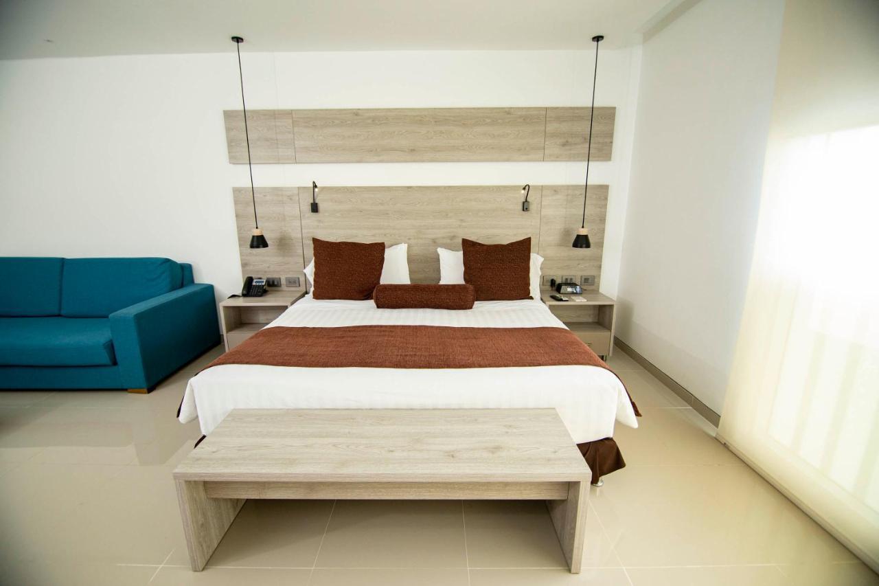 Hotel Barranquilla Plaza Exterior photo A bedroom at the hotel