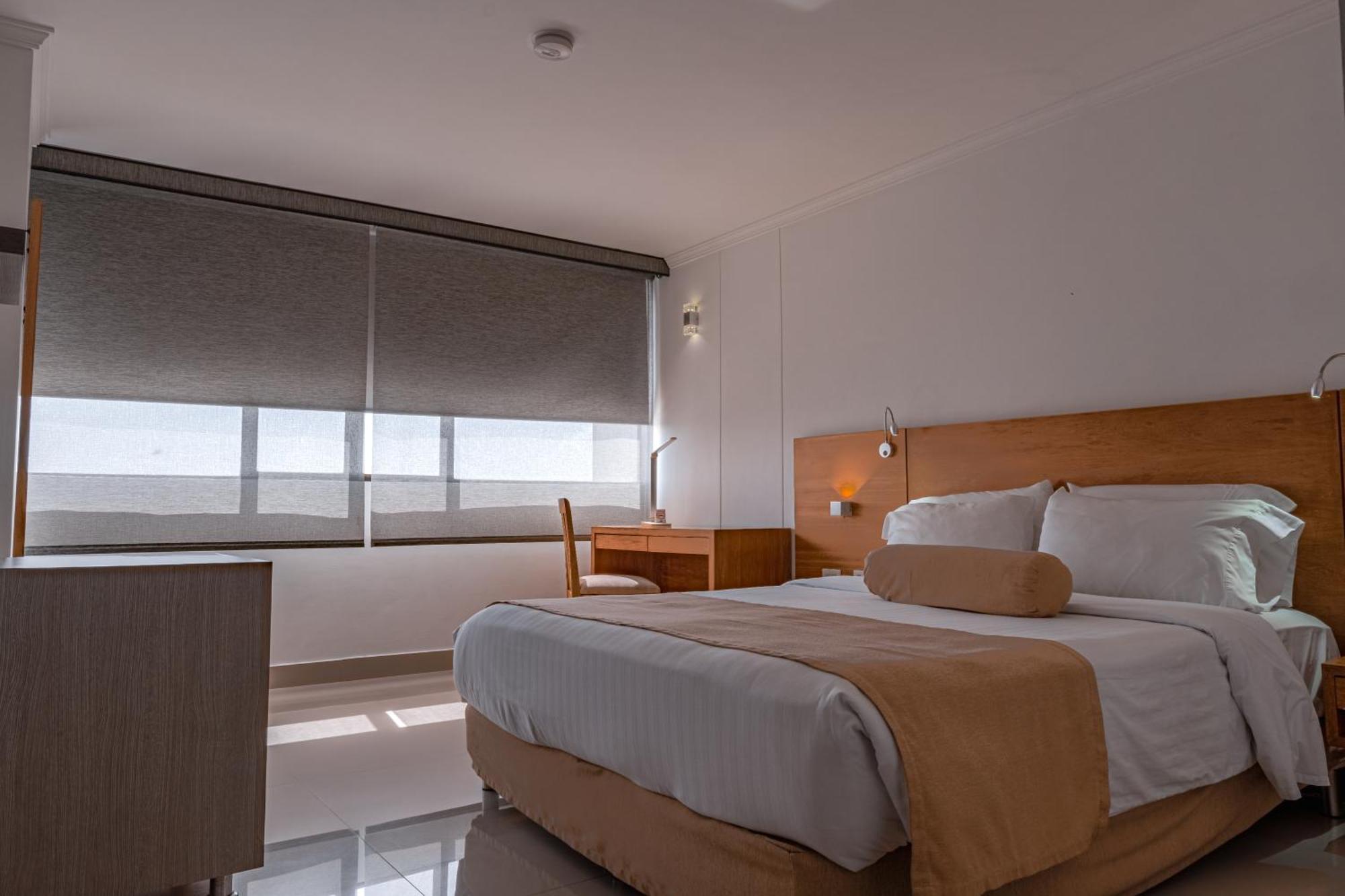 Hotel Barranquilla Plaza Exterior photo A bedroom at the hotel