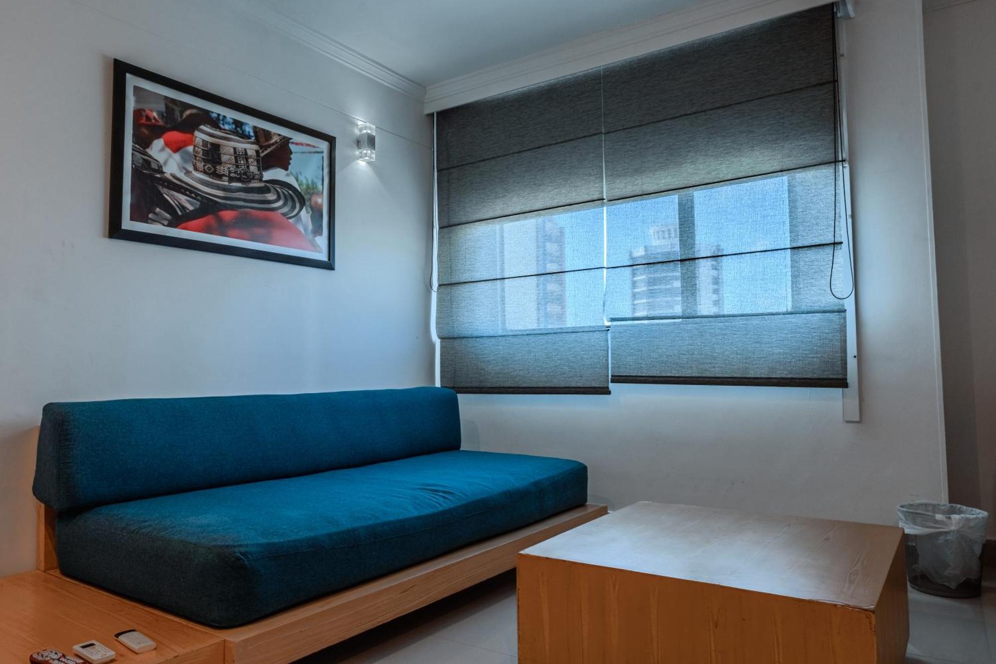 Hotel Barranquilla Plaza Exterior photo A roman blind